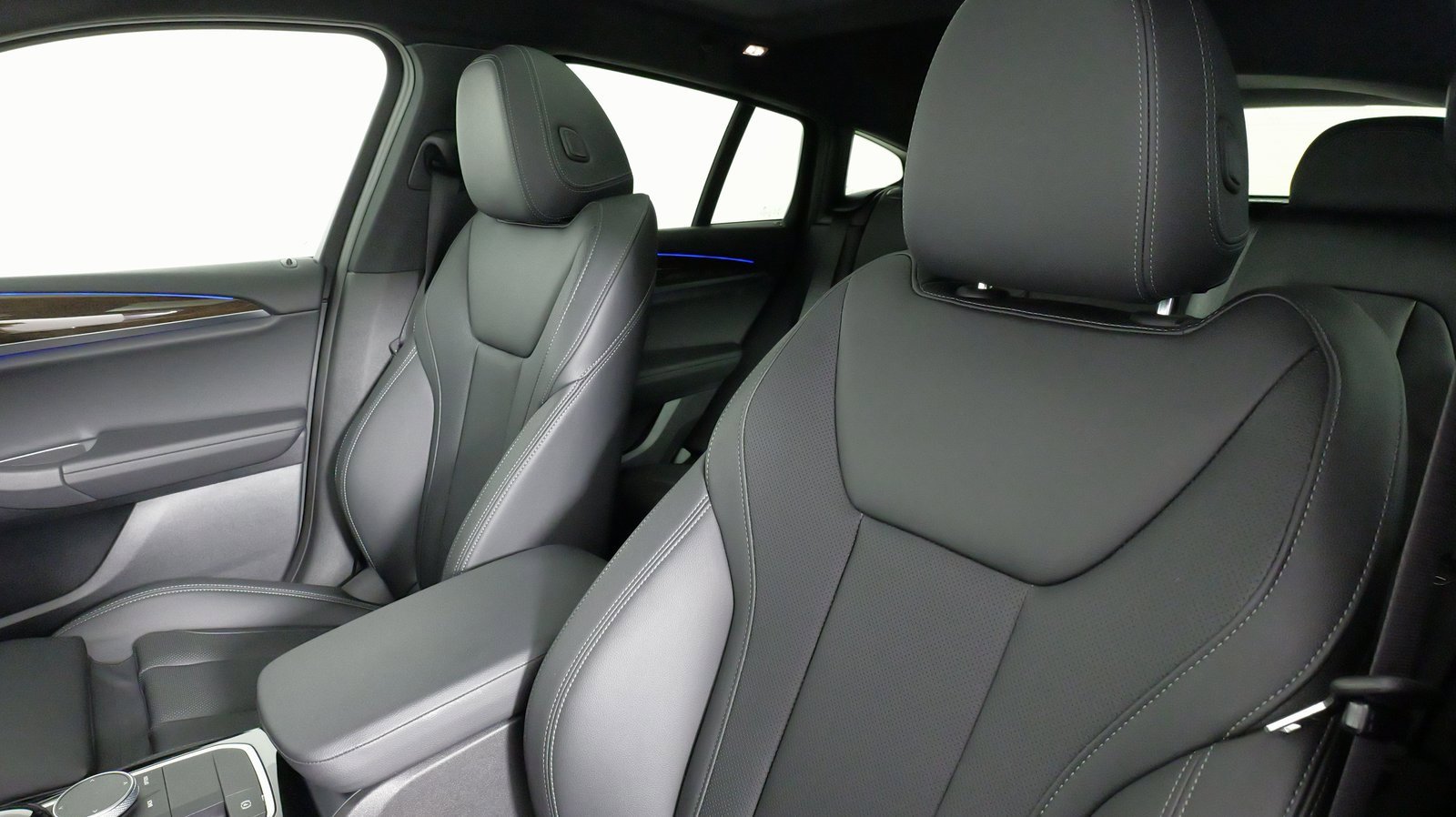 Used 2022 BMW X4 xDrive30i w/ Convenience Package image 37