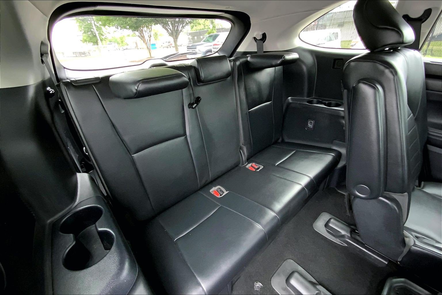 Used 2021 Toyota Highlander XLE FWD image 33
