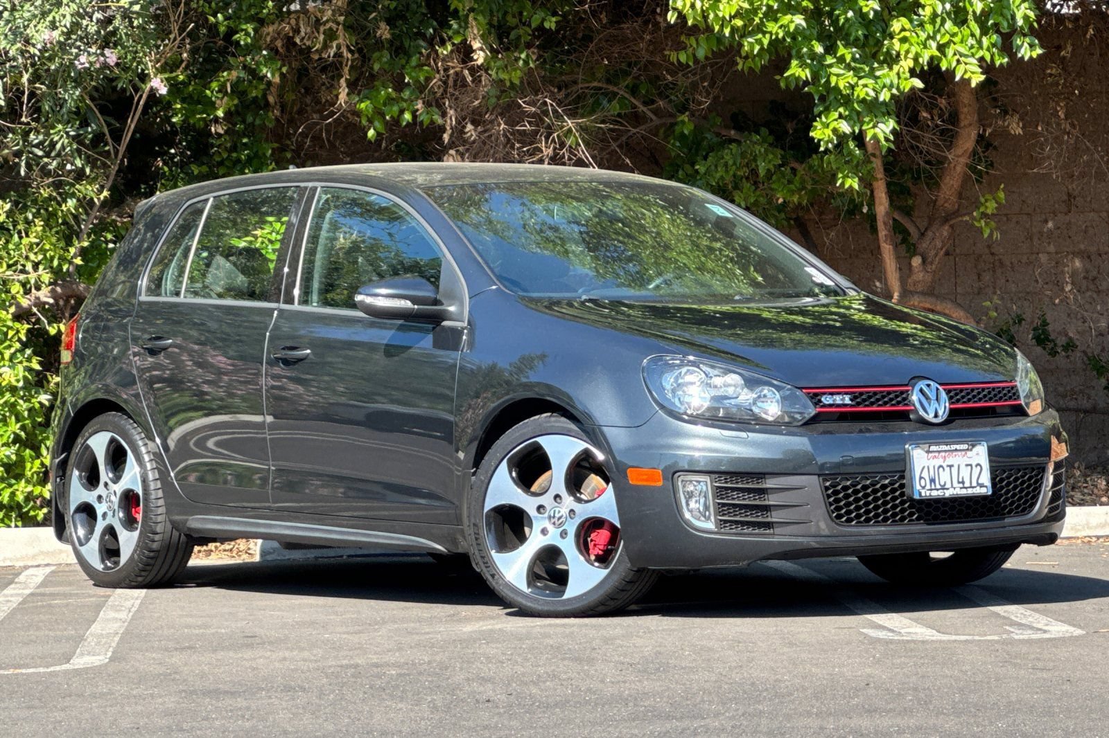 Used 2012 Volkswagen Golf 4-Door FWD image 2