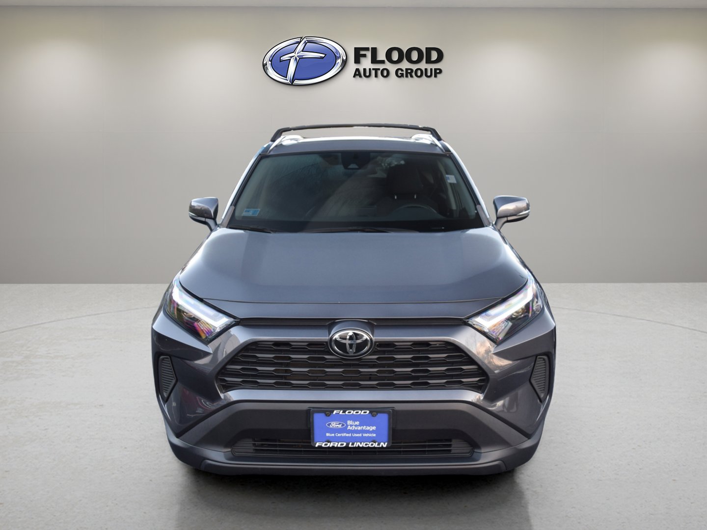 Used 2023 Toyota RAV4 XLE image 2