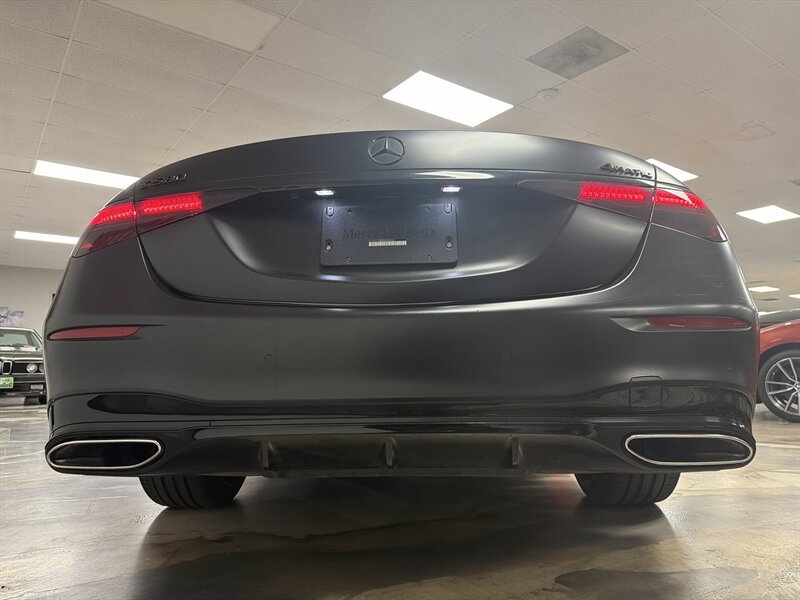 Used 2022 Mercedes-Benz S 580 4MATIC Sedan w/ AMG Line Package image 13