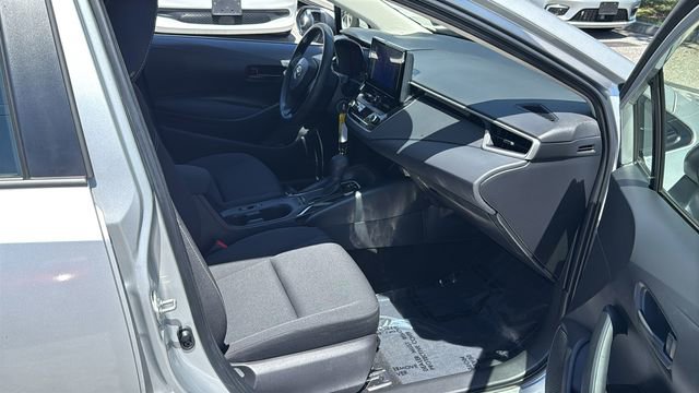 Used 2025 Toyota Corolla LE FWD image 13