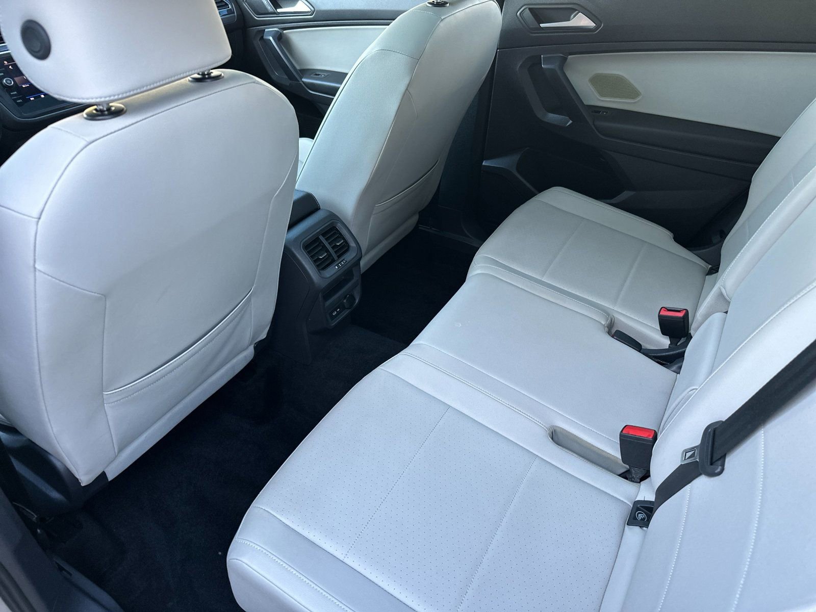 Used 2021 Volkswagen Tiguan SE R-Line image 14