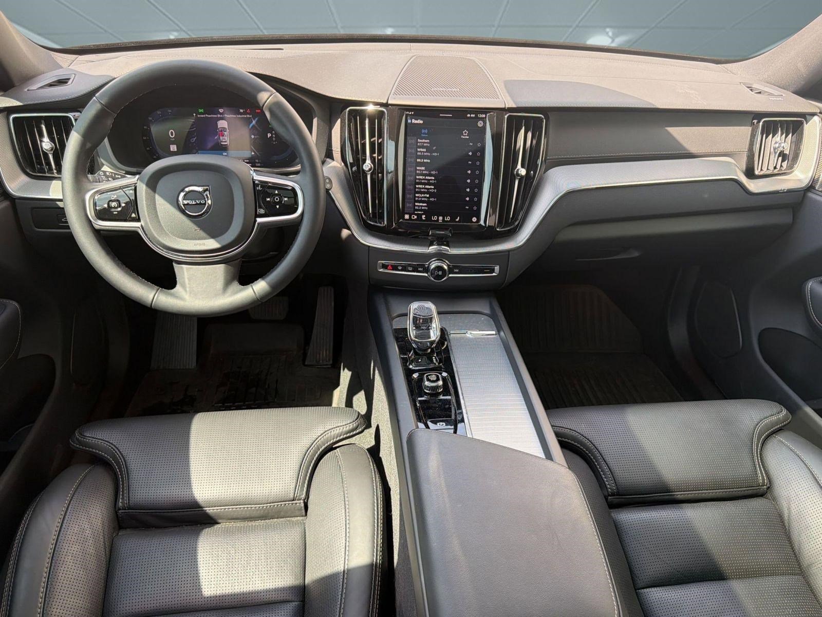 Certified 2024 Volvo XC60 T8 Ultimate w/ Protection Package Premier image 17