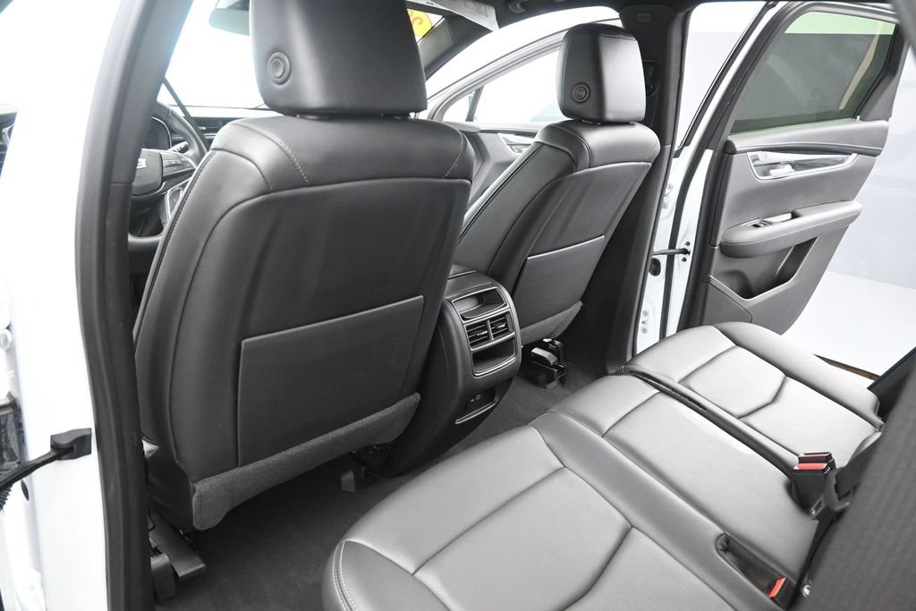 Used 2021 Cadillac XT5 Premium Luxury AWD/4WD image 16