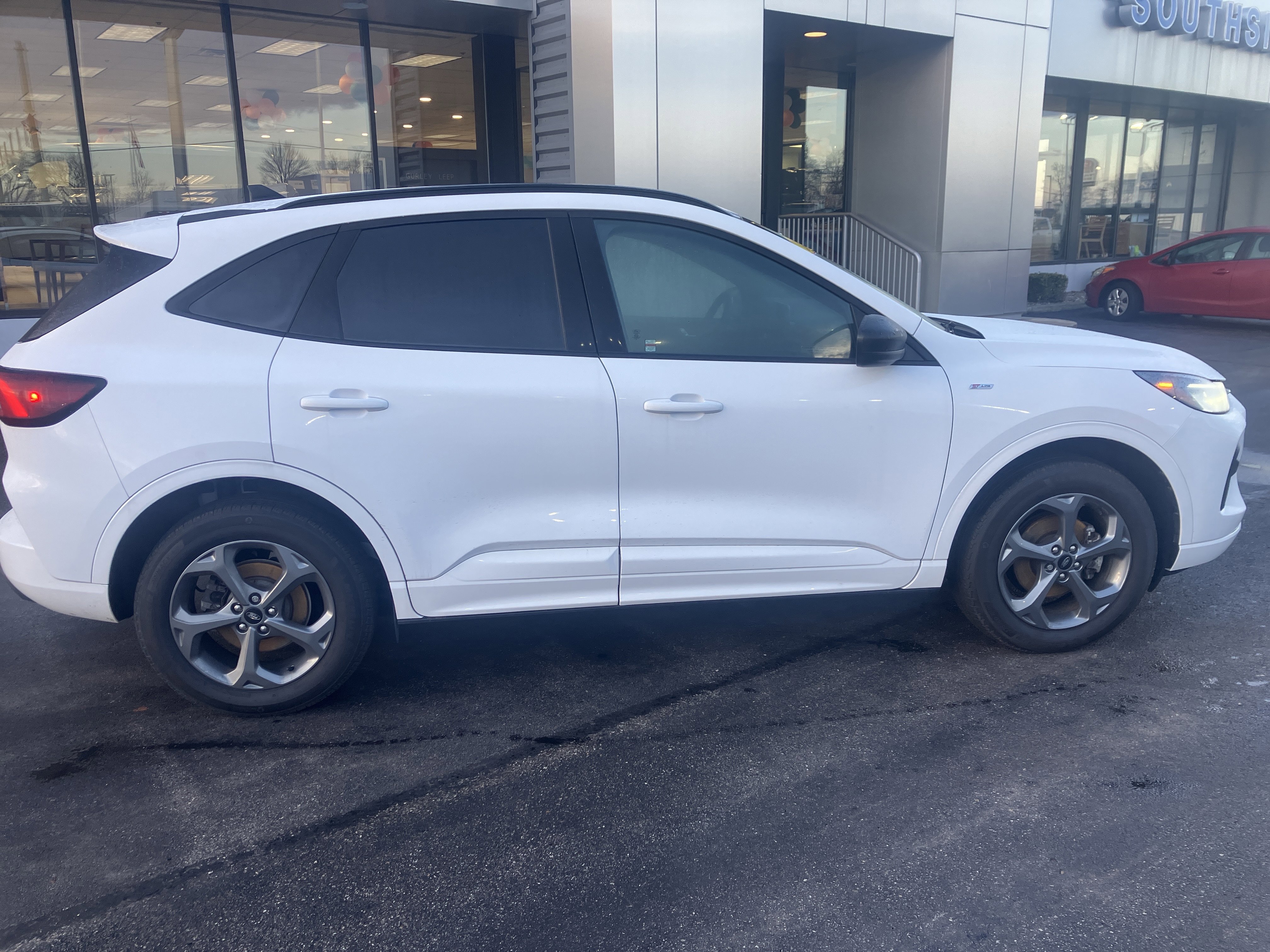 Used 2023 Ford Escape ST-Line image 8