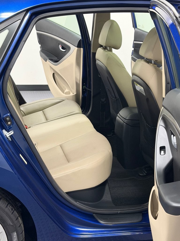 Used 2013 Hyundai Elantra GT w/ Tech Pkg FWD image 10