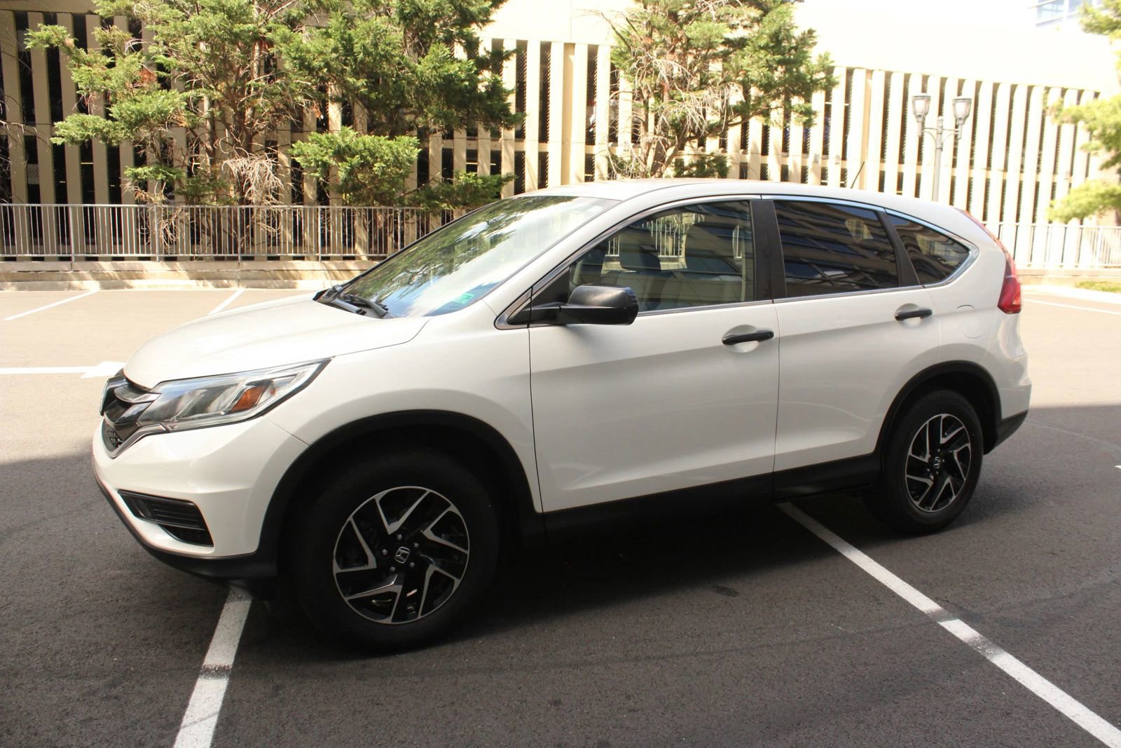 Used 2016 Honda CR-V SE image 12