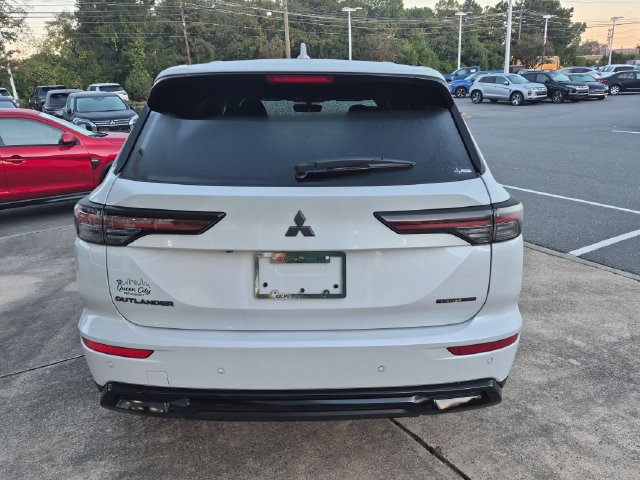 New 2026 Mitsubishi Outlander LE FWD image 4