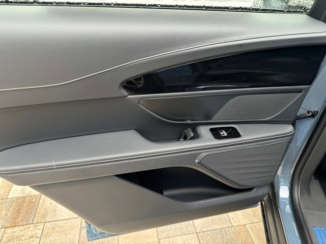 New 2025 Lincoln Nautilus Premier w/ Jet Appearance Package image 15