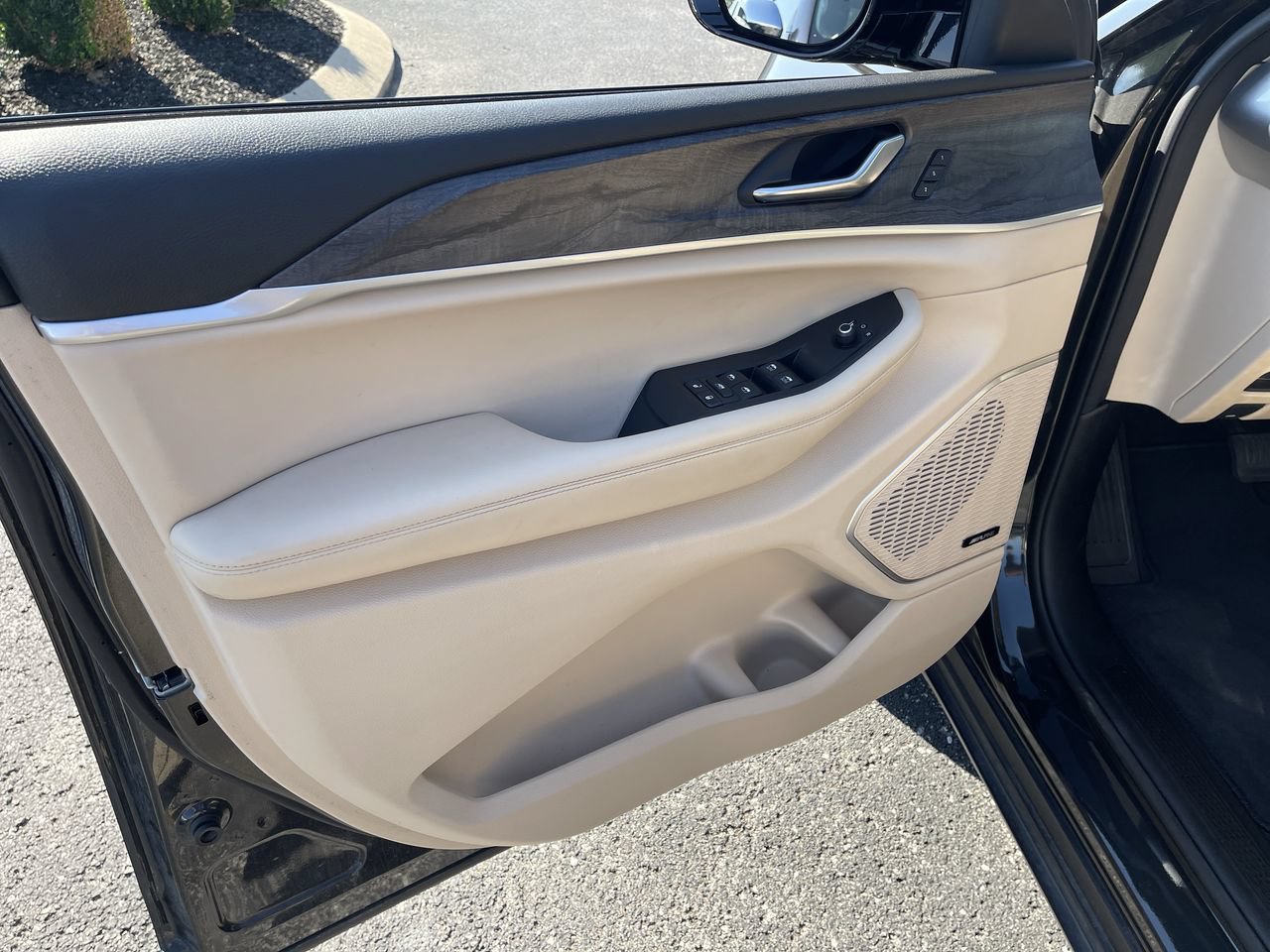Used 2022 Jeep Grand Cherokee L Limited AWD/4WD image 22