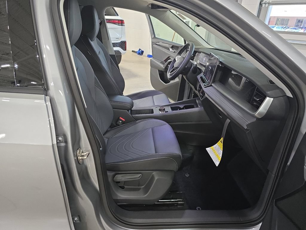 New 2026 Volkswagen Tiguan SE AWD/4WD image 18