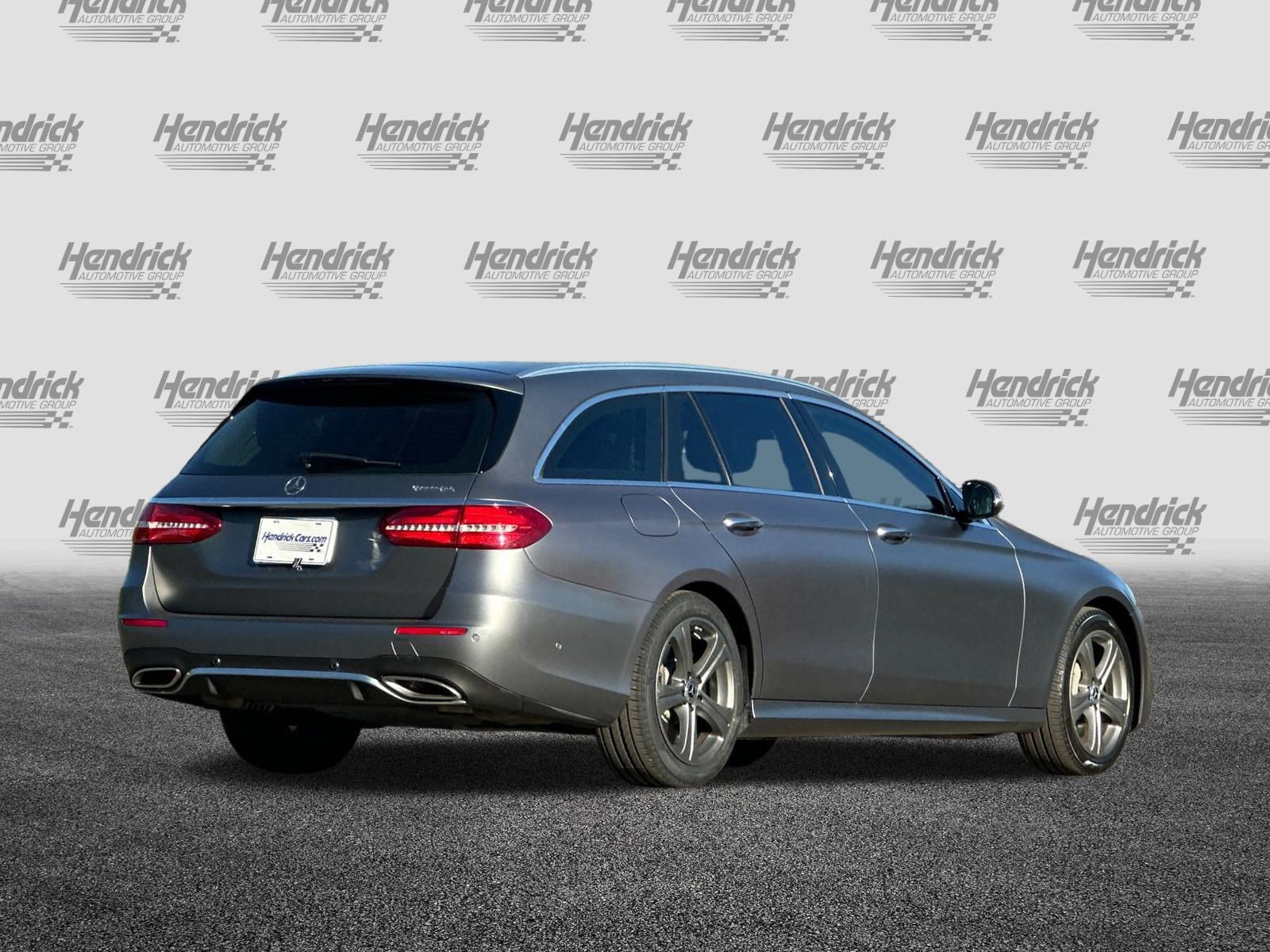 Used 2017 Mercedes-Benz E 400 4MATIC Wagon image 5