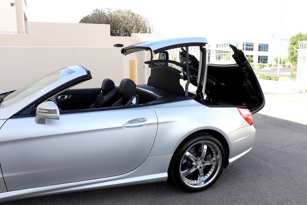 Used 2014 Mercedes-Benz SL 550 w/ Driver Assistance Package image 2