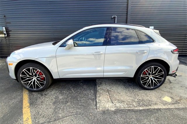 New 2026 Porsche Macan S image 2