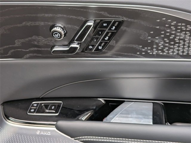 New 2026 Cadillac Lyriq V image 35