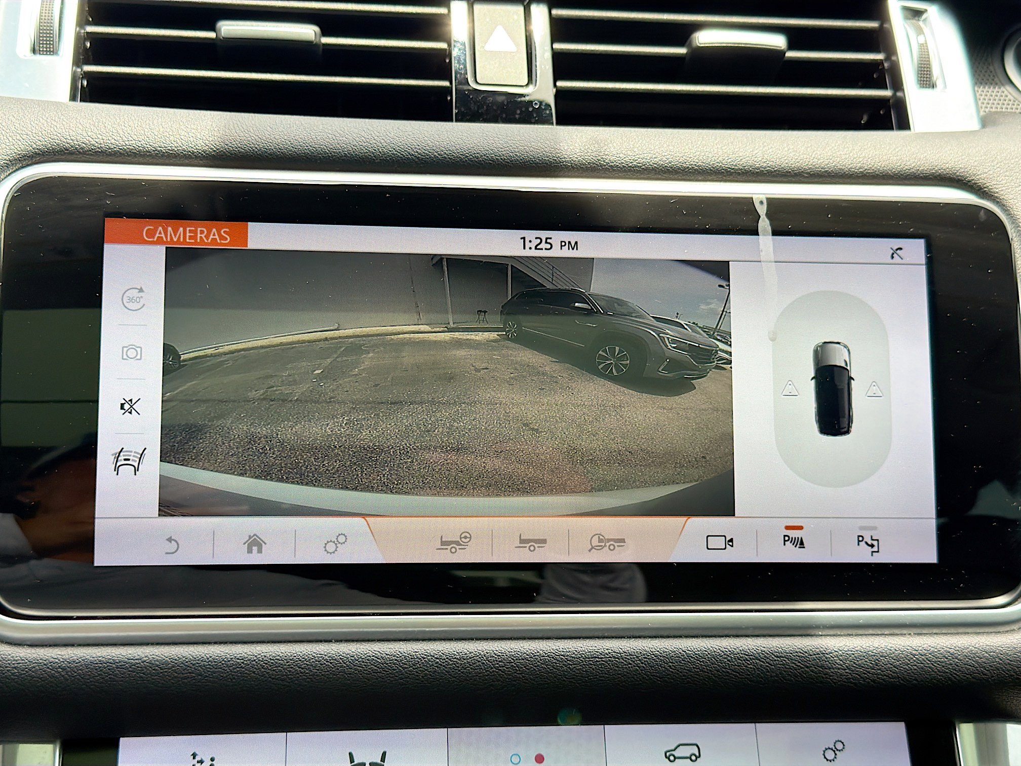 Used 2019 Land Rover Range Rover Sport HSE AWD/4WD image 32
