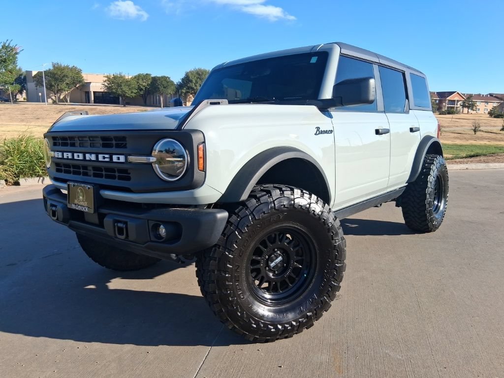 Used 2023 Ford Bronco Black Diamond AWD/4WD image 1