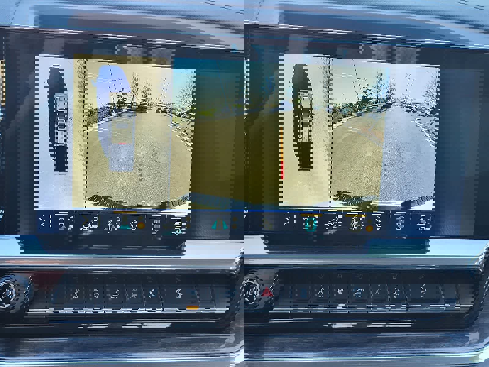 Used 2024 Chevrolet Silverado 2500 LTZ w/ LTZ Convenience Package image 21