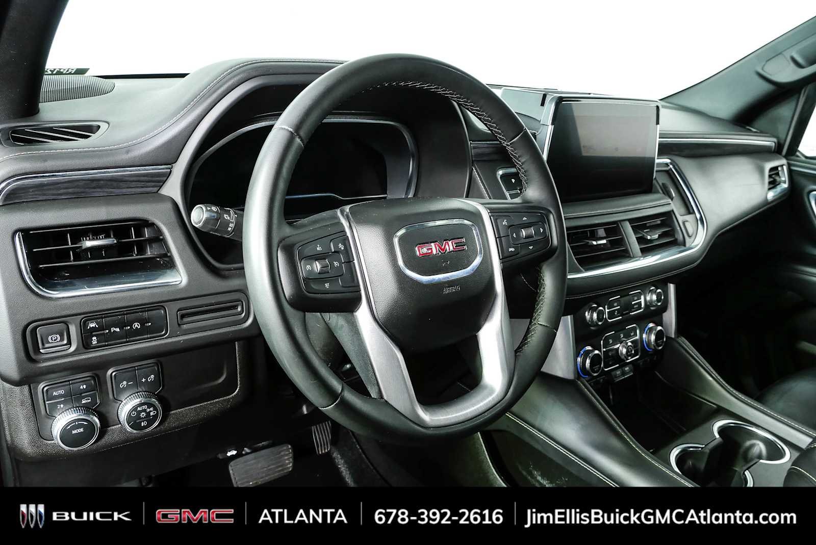 Used 2023 GMC Yukon XL SLT AWD/4WD image 7