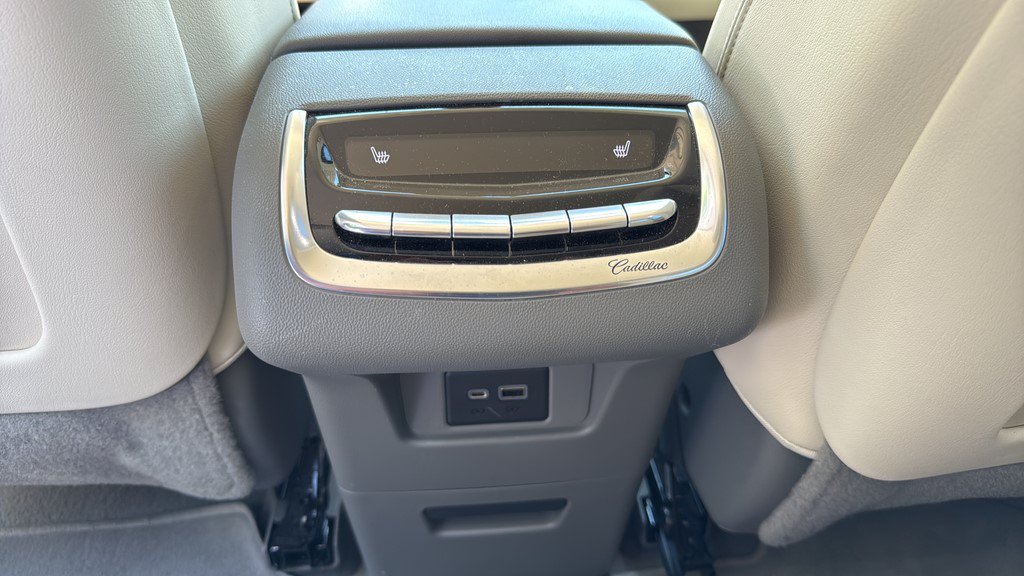 Certified 2023 Cadillac XT6 Premium Luxury w/ Technology Package AWD/4WD image 26