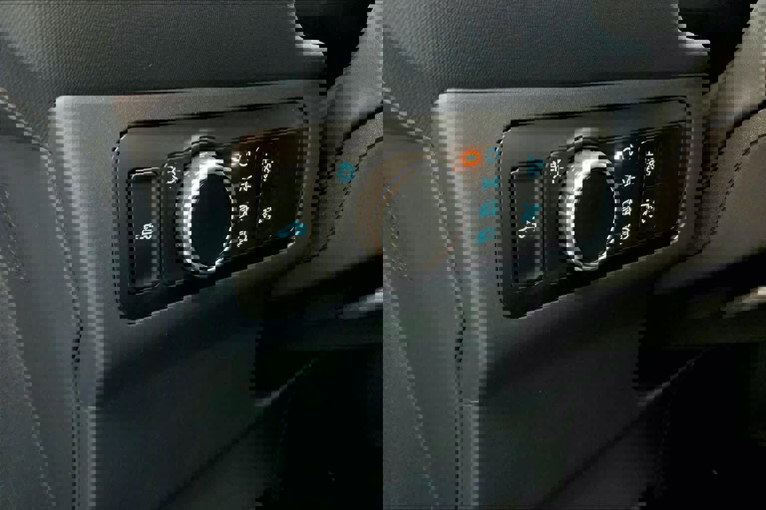 New 2025 Ford Maverick XLT w/ XLT Luxury Package image 17