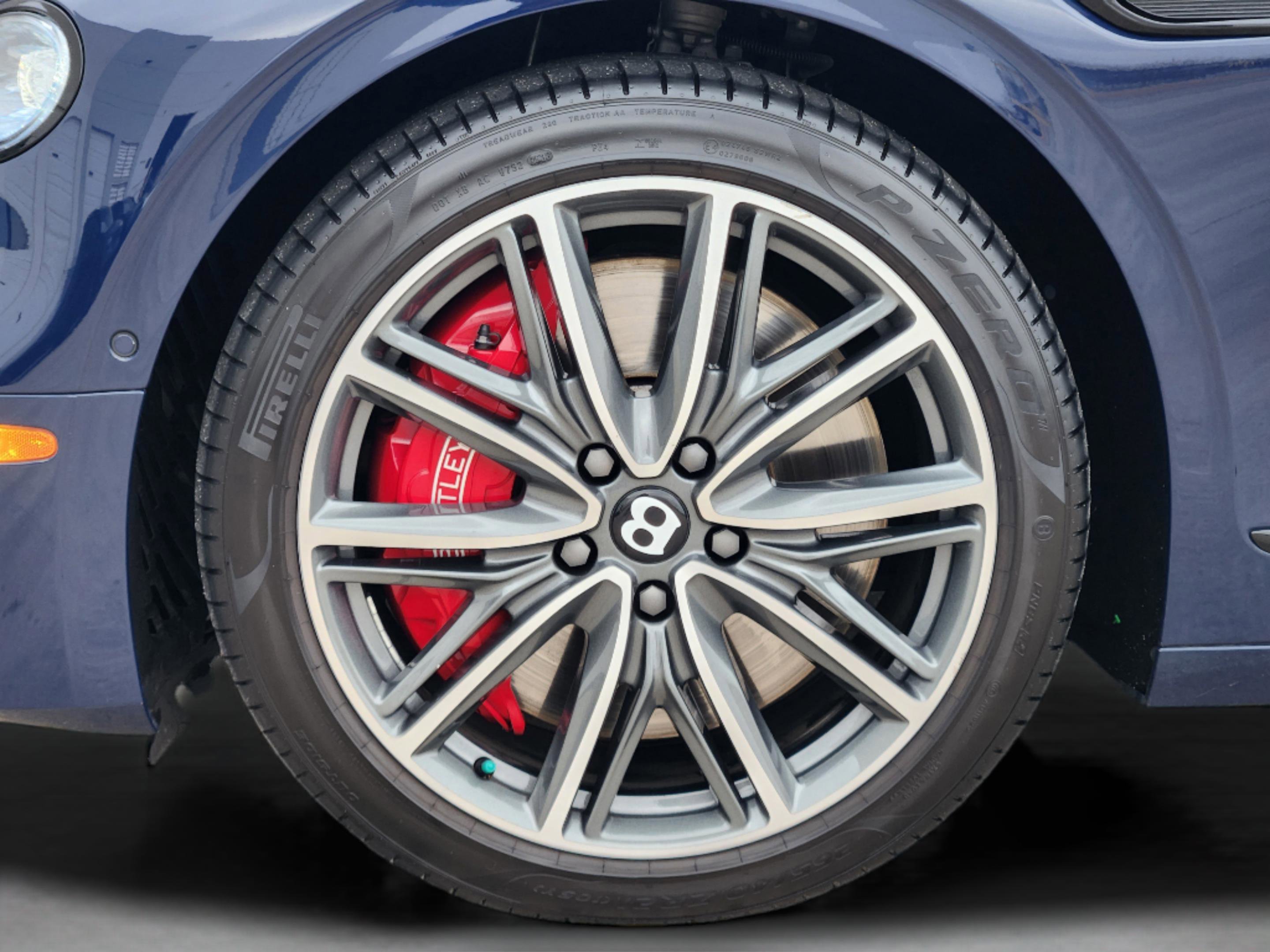 Used 2021 Bentley Flying Spur W12 image 32