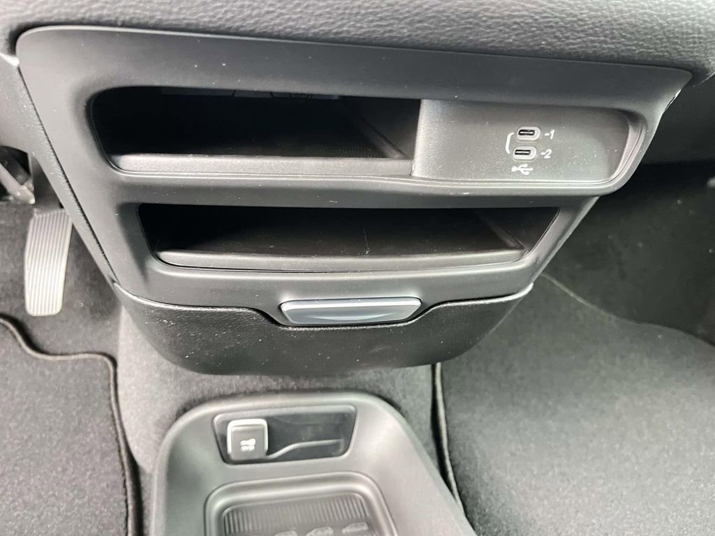 New 2026 Chrysler Pacifica Select image 21