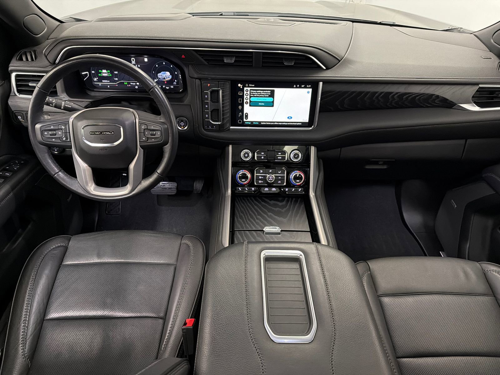 Used 2022 GMC Yukon XL Denali image 24