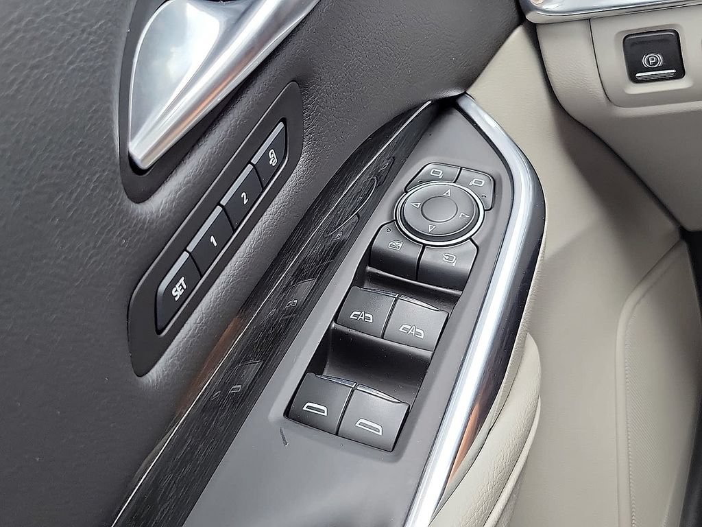 Used 2019 Cadillac XT4 Premium Luxury FWD image 12