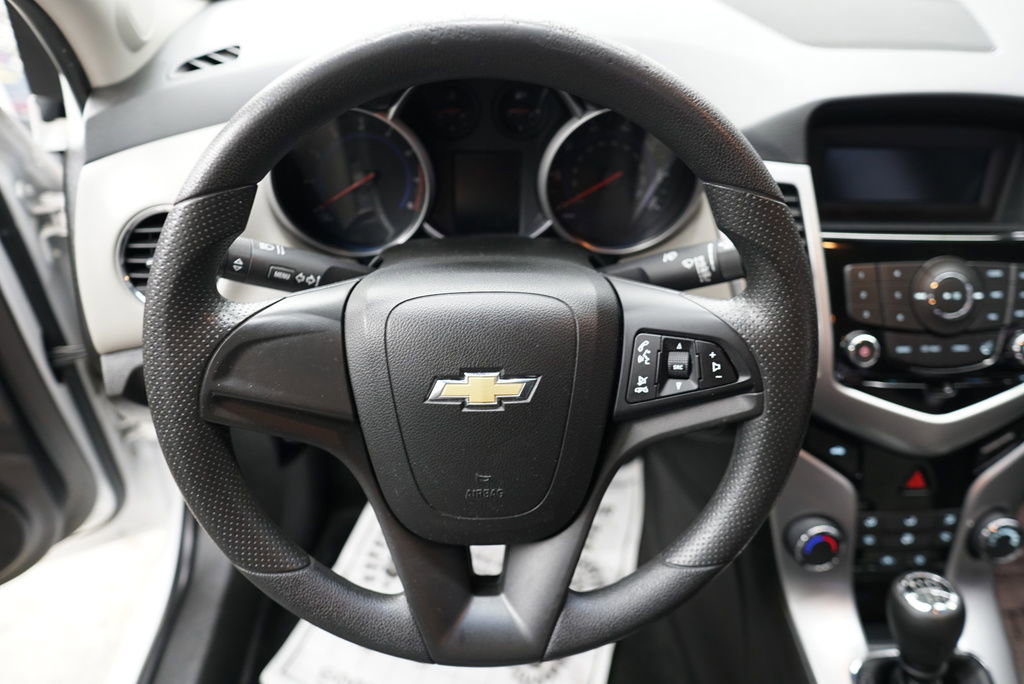 Used 2016 Chevrolet Cruze L FWD image 20