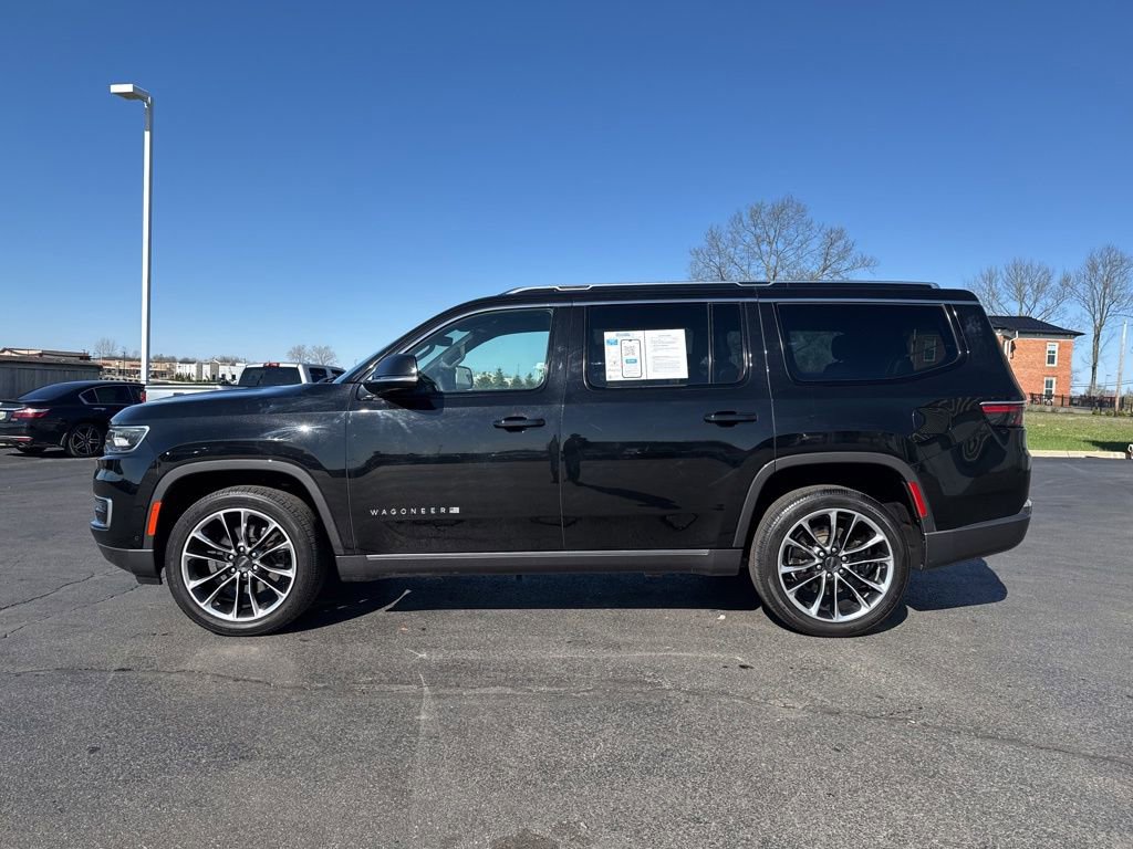 Used 2022 Jeep Wagoneer Series III w/ Premium Group I AWD/4WD image 2