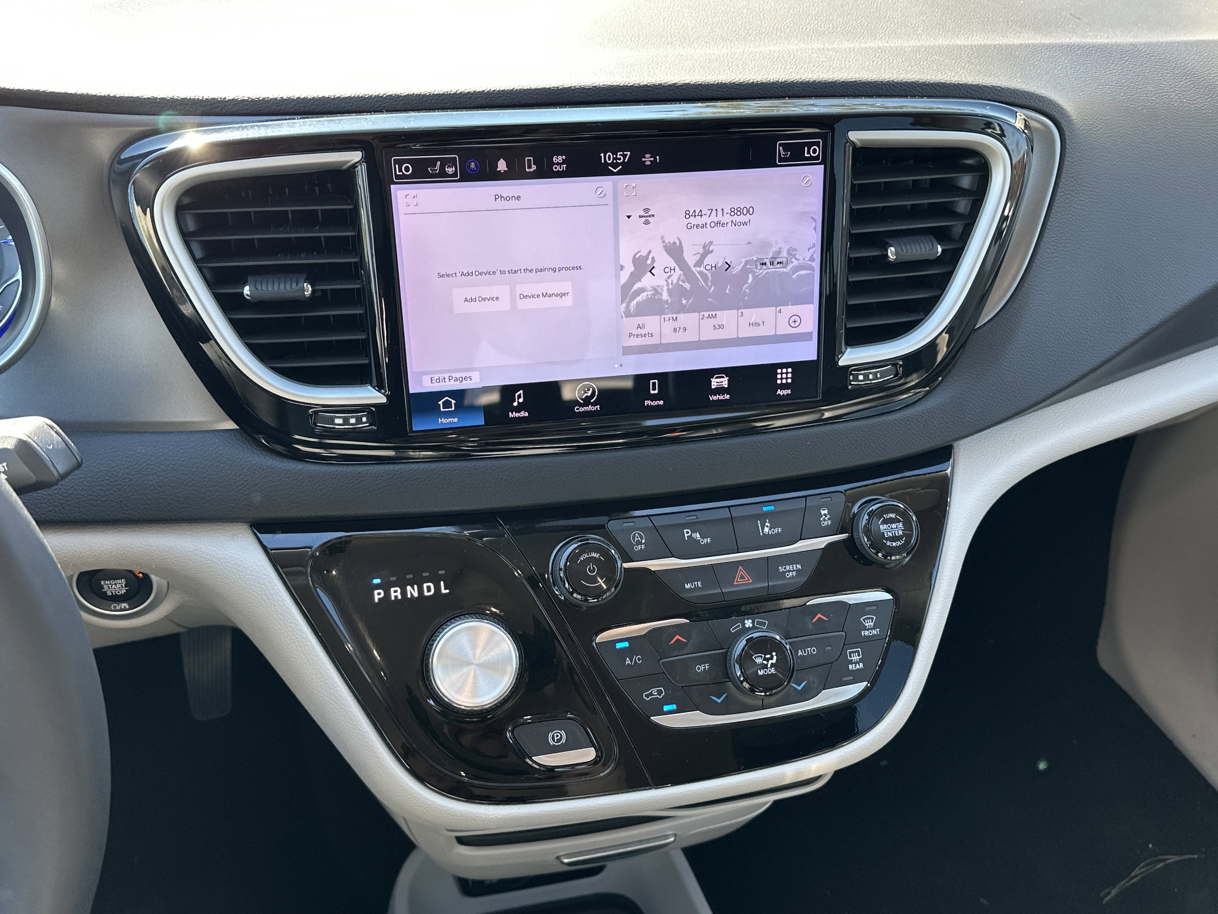 Used 2024 Chrysler Pacifica Touring-L image 30