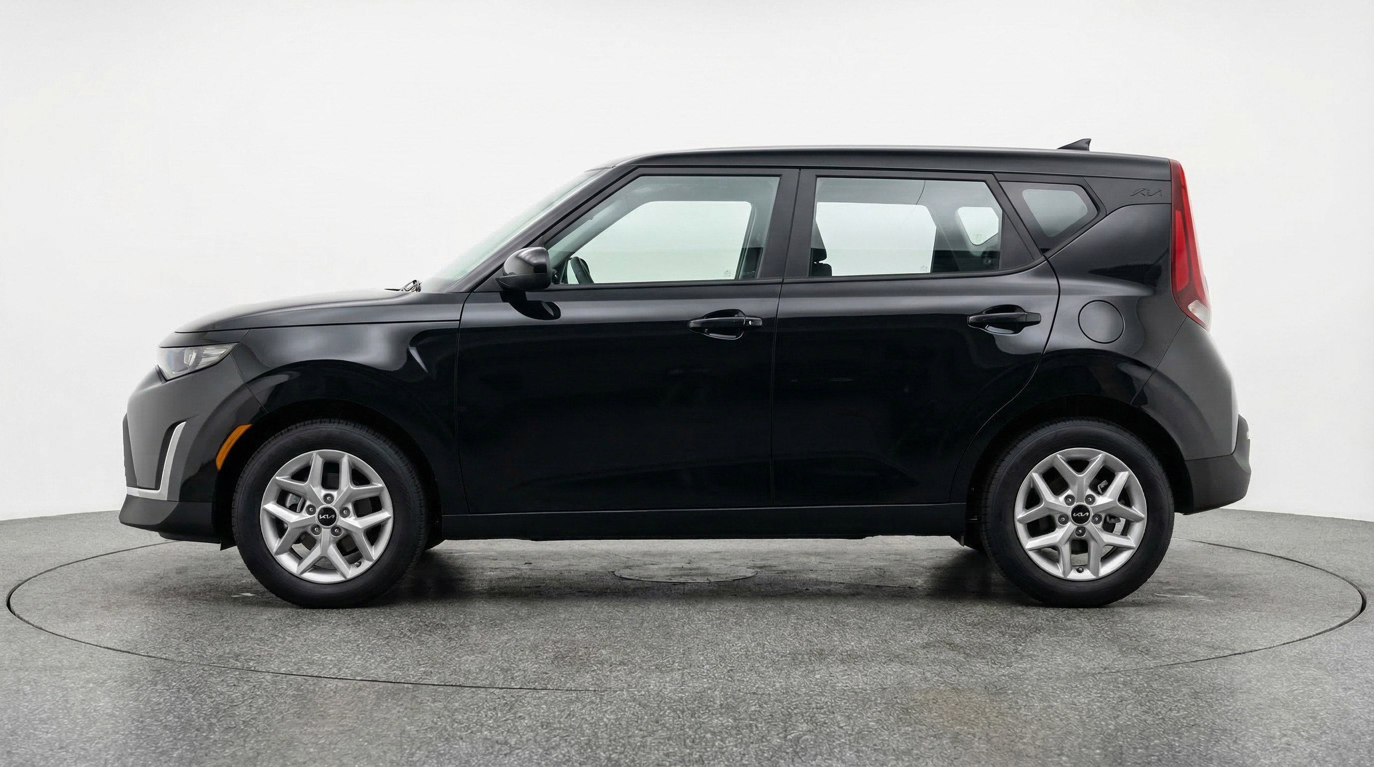 Used 2025 Kia Soul LX w/ LX Technology Package image 5