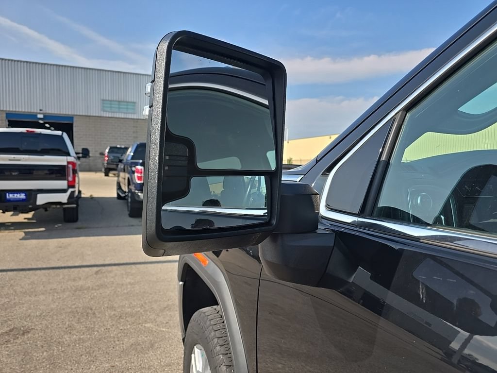 Used 2022 GMC Sierra 3500 SLE w/ SLE Convenience Package AWD/4WD image 9