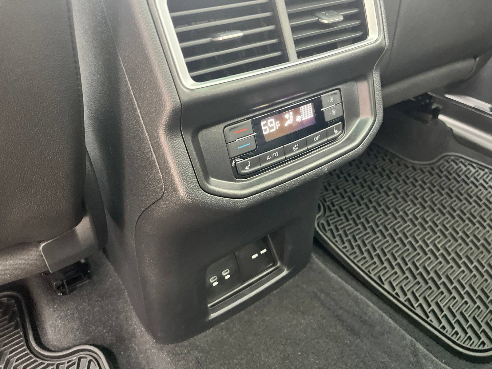 Certified 2026 Volkswagen Atlas SEL AWD/4WD image 34