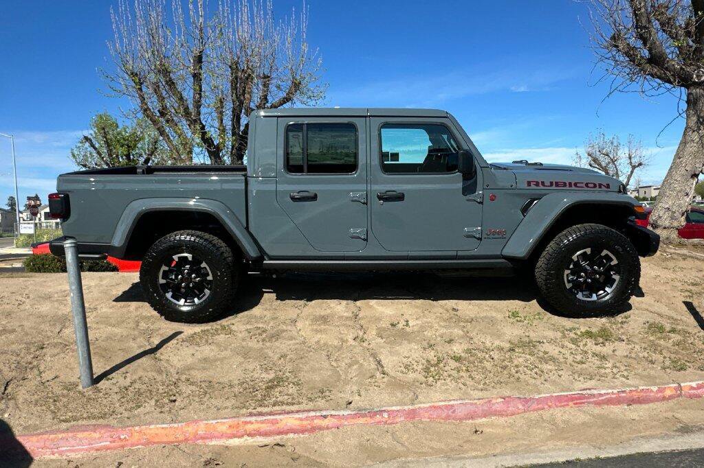 New 2026 Jeep Gladiator Rubicon w/ Safety Group AWD/4WD image 3