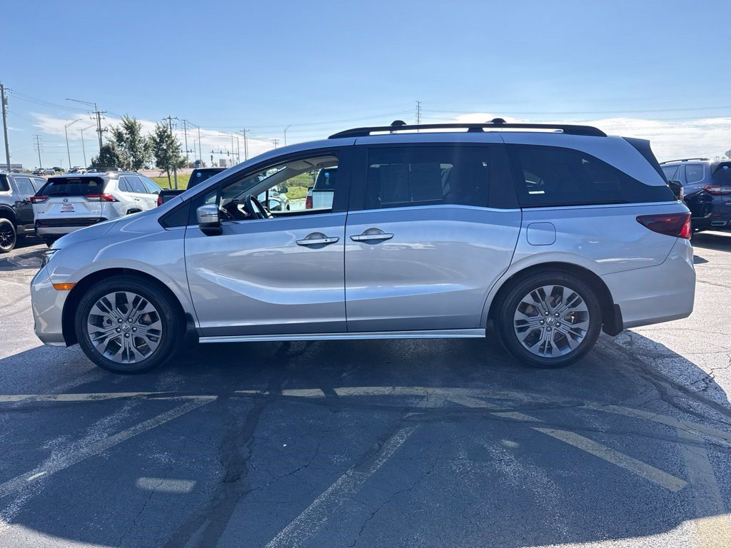 Certified 2026 Honda Odyssey Touring image 9