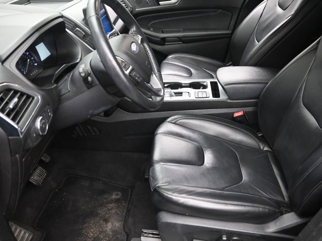 Used 2022 Ford Edge Titanium AWD/4WD image 13
