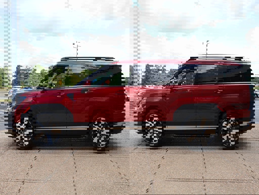 Certified 2025 Hyundai Santa Fe Limited image 3