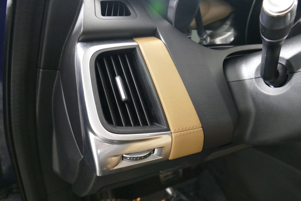 Used 2021 Jaguar E-PACE SE image 18