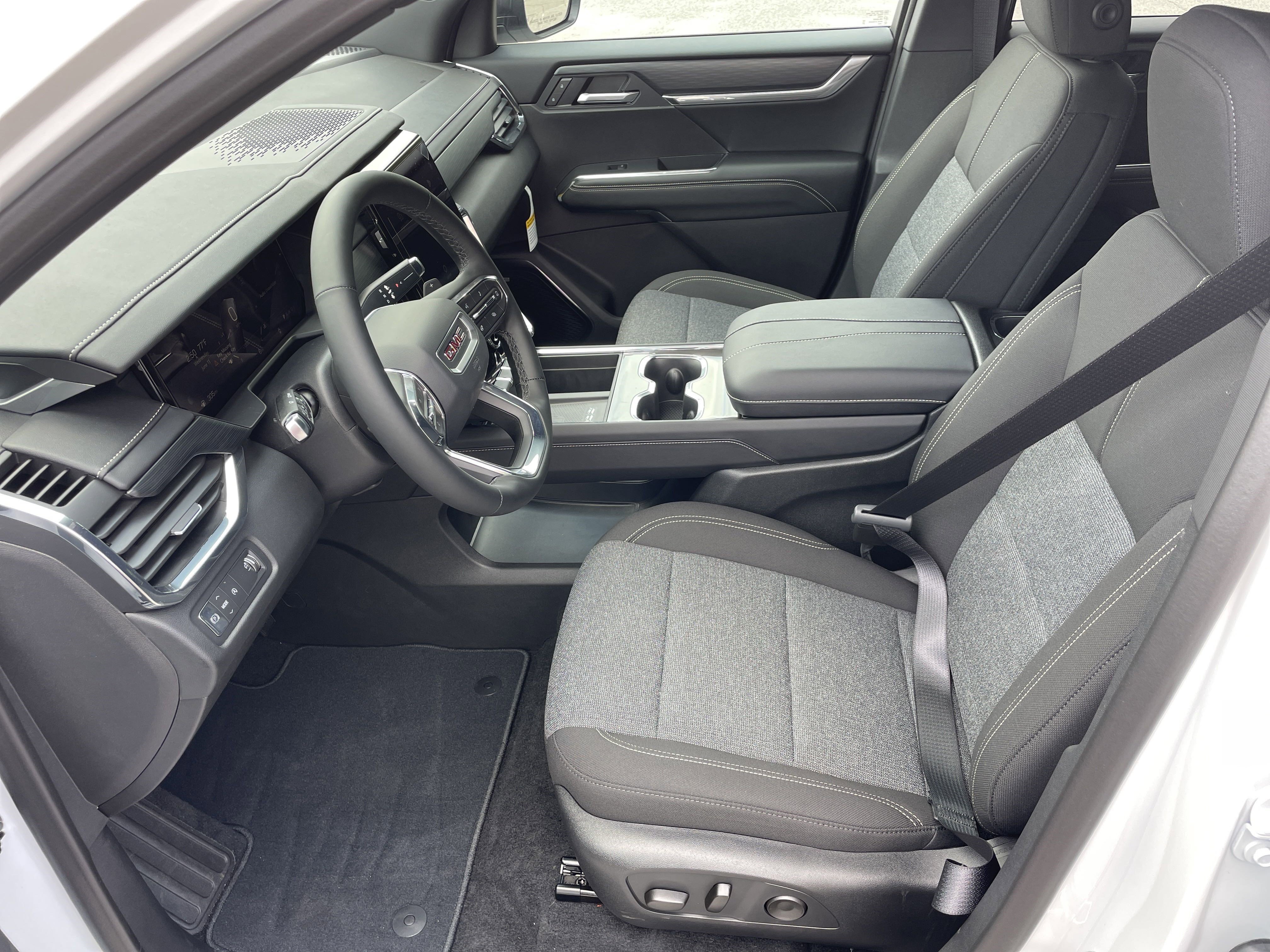 New 2025 GMC Acadia Elevation image 13