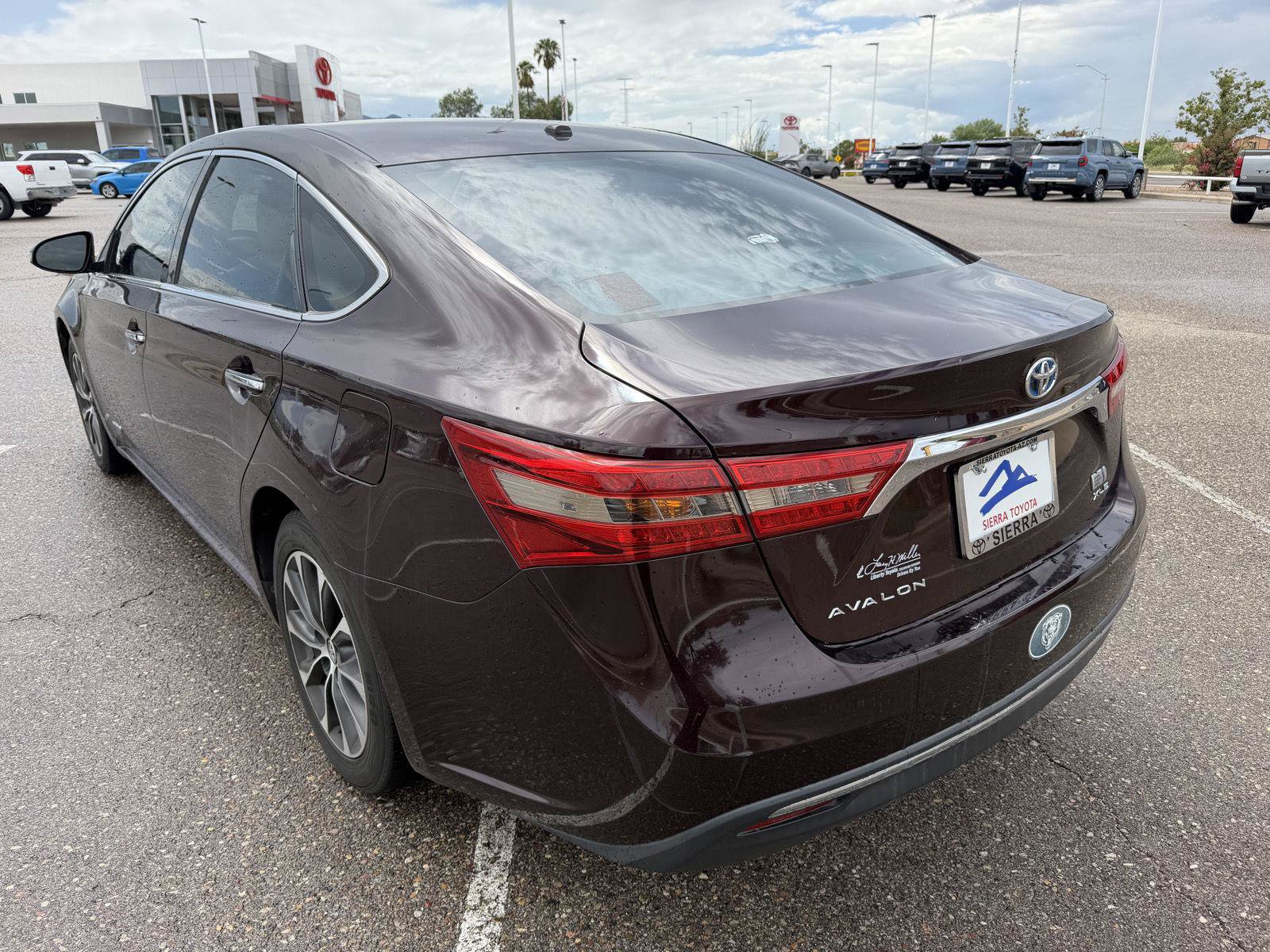 Used 2018 Toyota Avalon XLE Premium w/ All Weather Liner Package FWD image 3