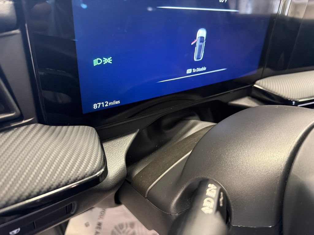 Used 2025 Nissan Kicks SR AWD/4WD image 3