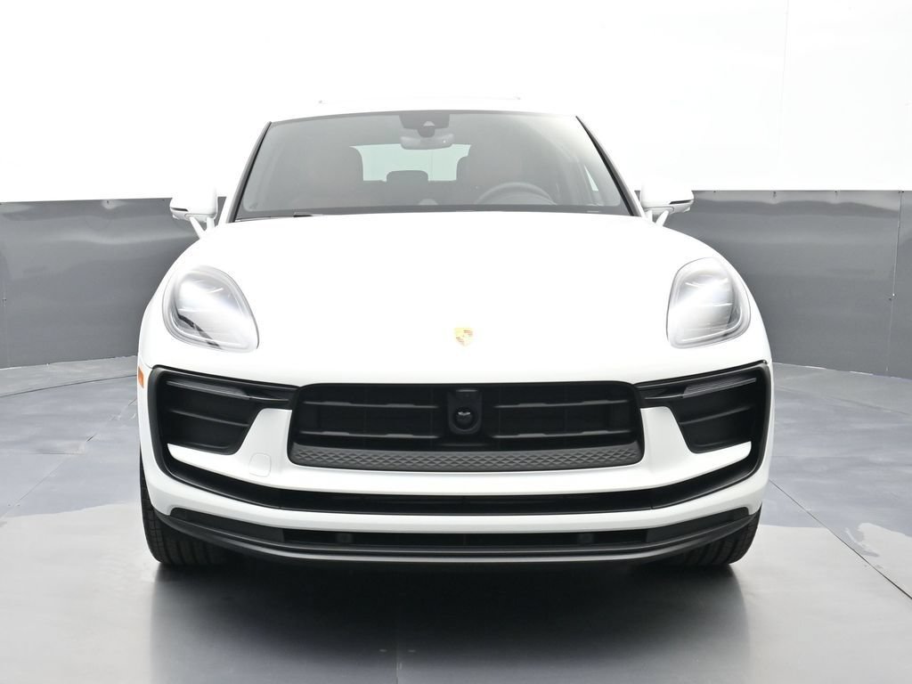 Certified 2026 Porsche Macan AWD/4WD image 26
