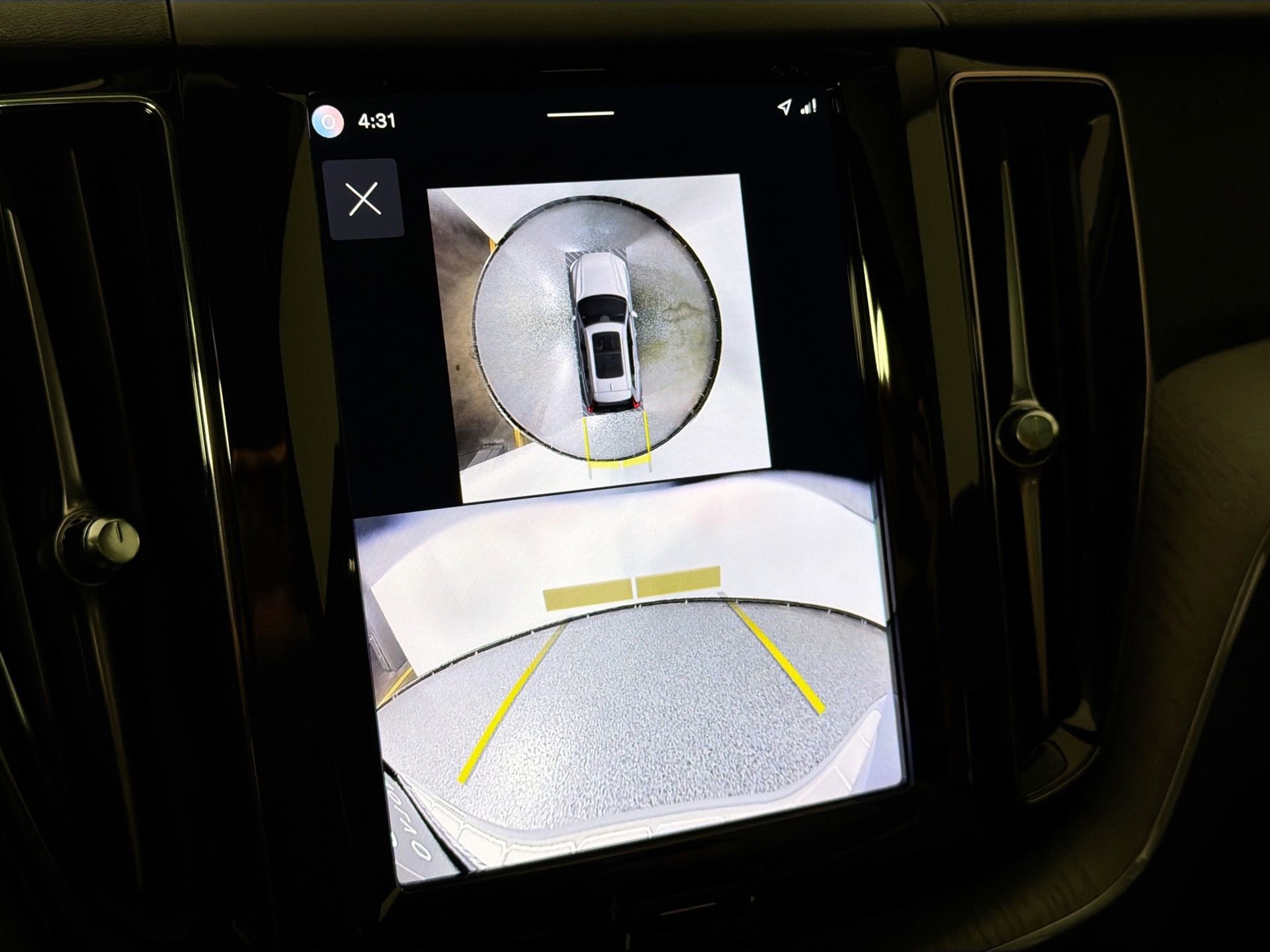 Certified 2025 Volvo XC60 T8 Plus w/ Protection Package Premier image 15