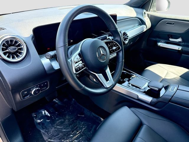 Used 2022 Mercedes-Benz GLB 250 4MATIC w/ Premium Package Lite image 10