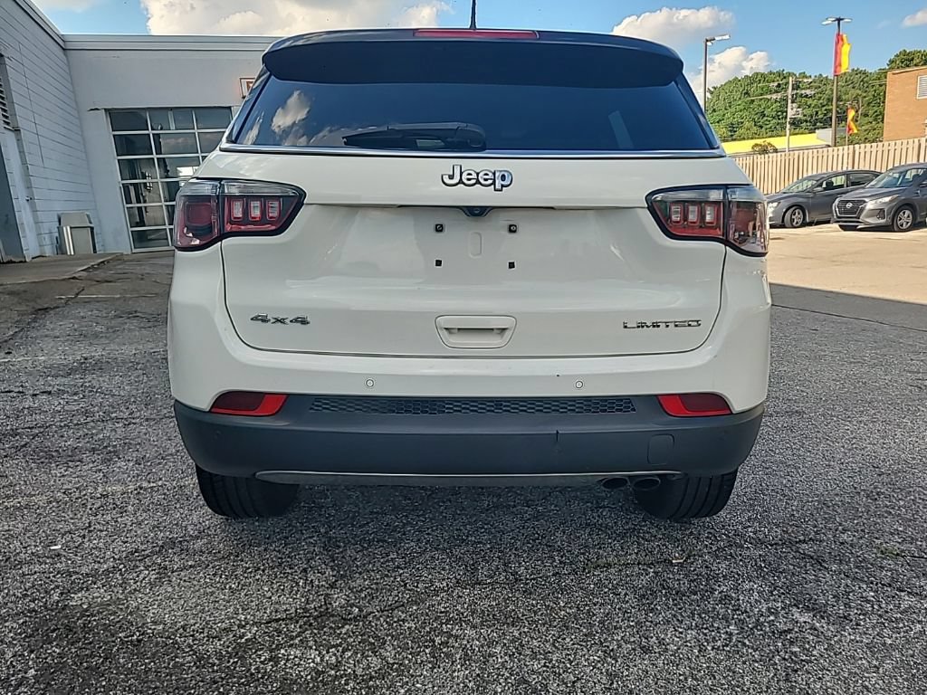 Used 2017 Jeep Compass Limited w/ Navigation Group AWD/4WD image 8