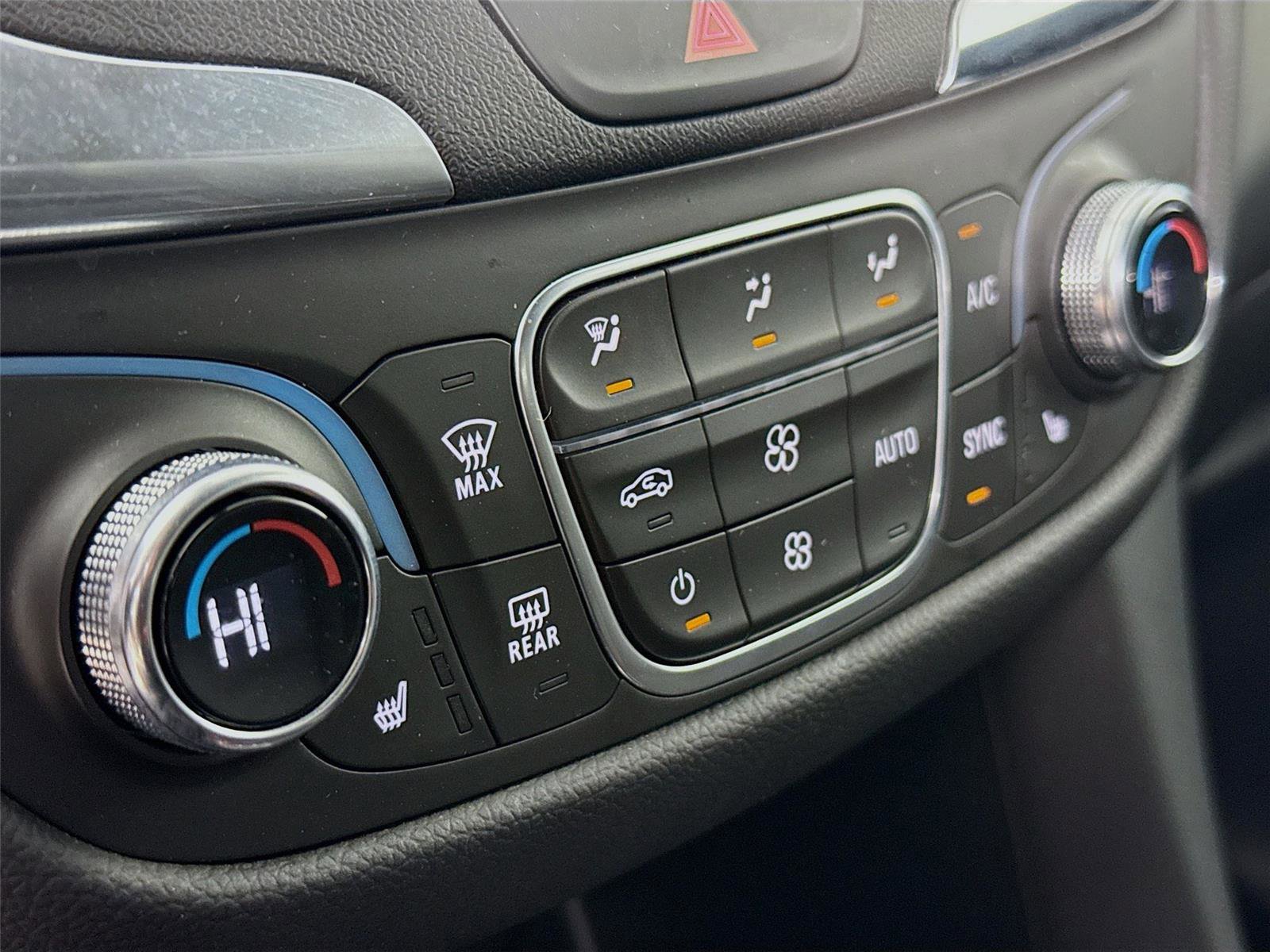 Used 2021 Chevrolet Equinox LT AWD/4WD image 16