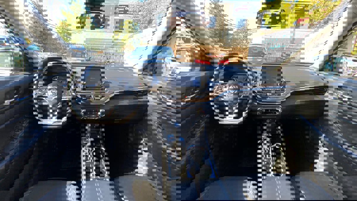 Used 2024 Nissan Altima 2.5 SV image 24